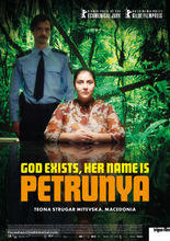 Plakat filmu Bóg istnieje, a jej imię to Petrunia